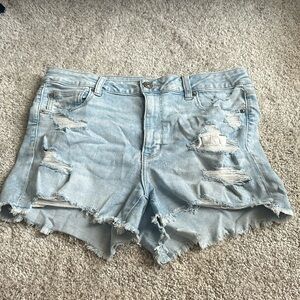 Light wash ripped Jean shorts